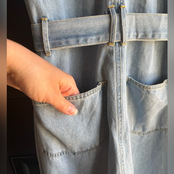 NWT MIOU MUSE BLUE JEAN BEAUTY LIGHT WASH DEMIN ZIP FRONT JUMPSUIT Size Medium - Picture 12 of 15